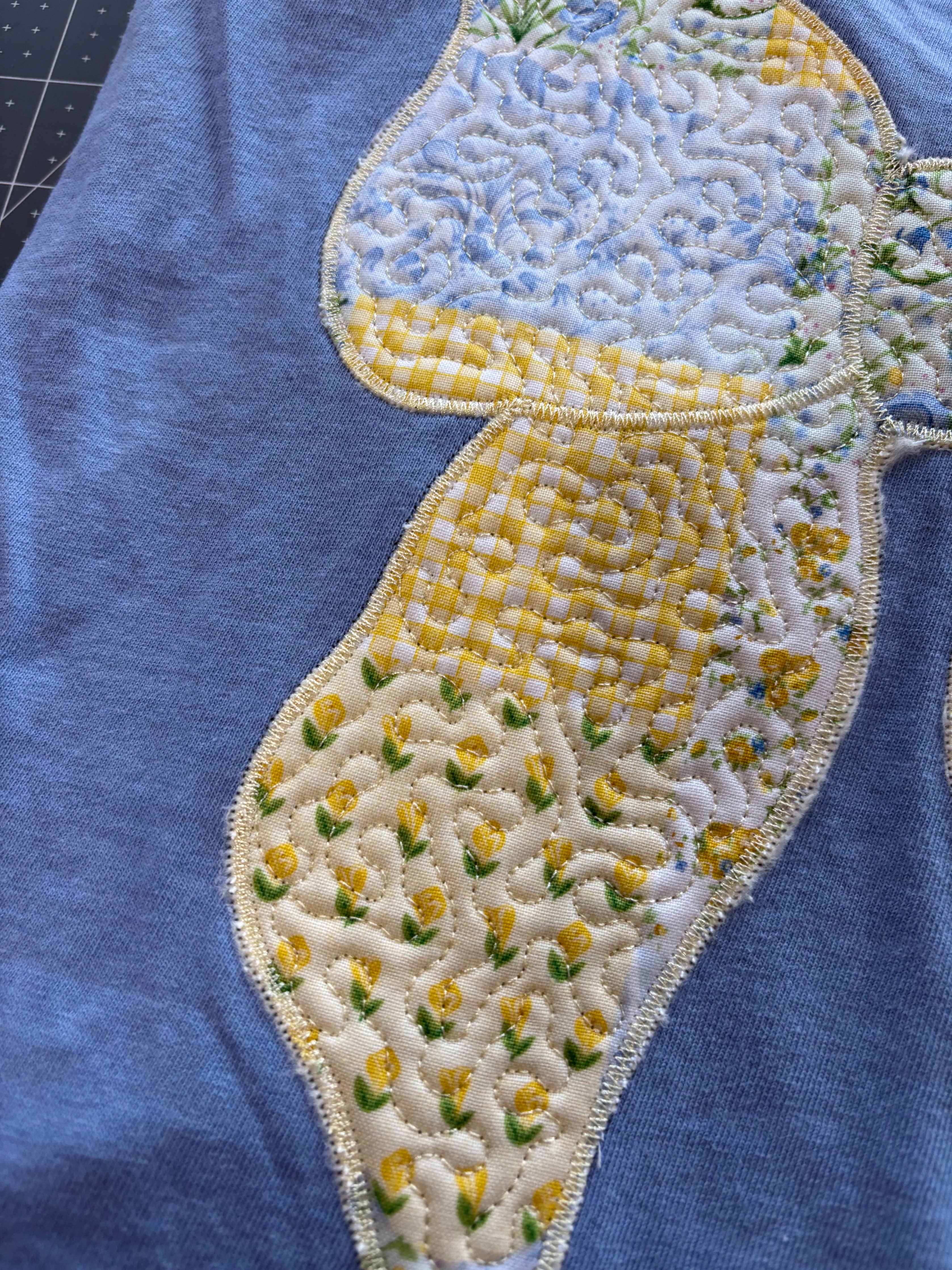Quilted Bow Embroidered Tee