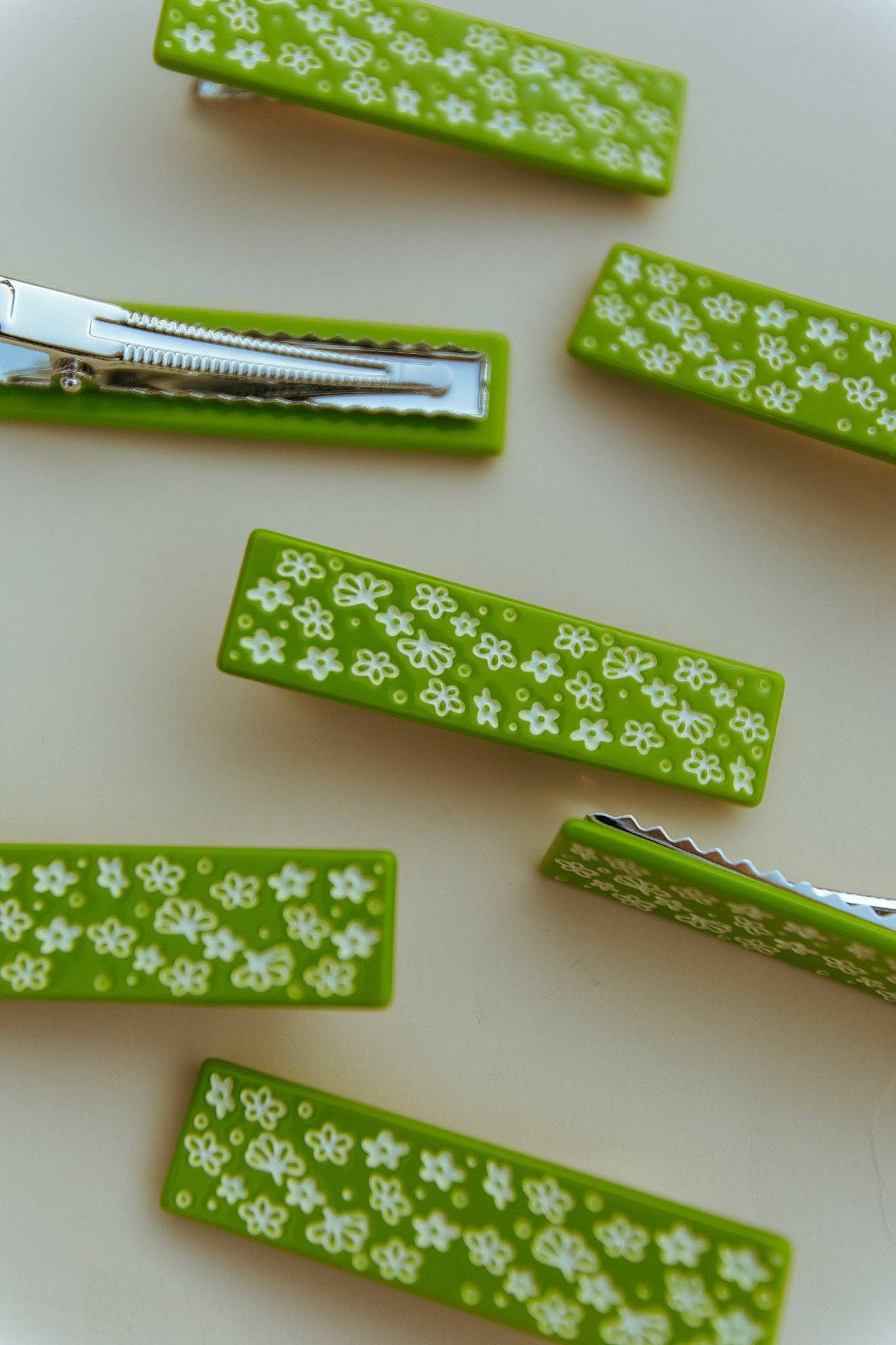 Daisy Pyrex-Inspired Floral Hair Clip Set