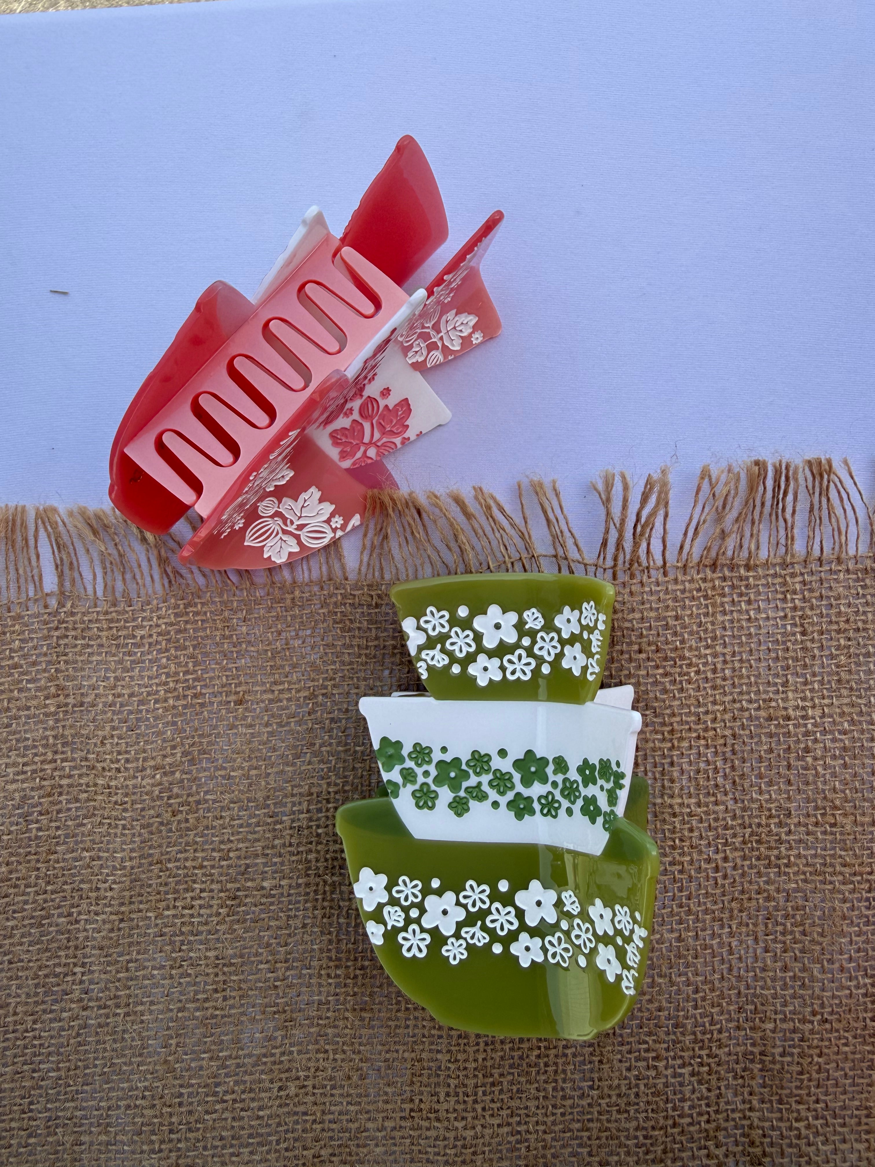Retro Bowls Hair Claw